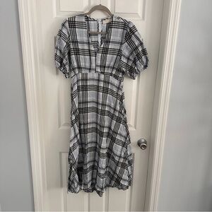 Urban Outfitters Women’s Plaid Midi Dress with Balloon Sleeves Size Medium